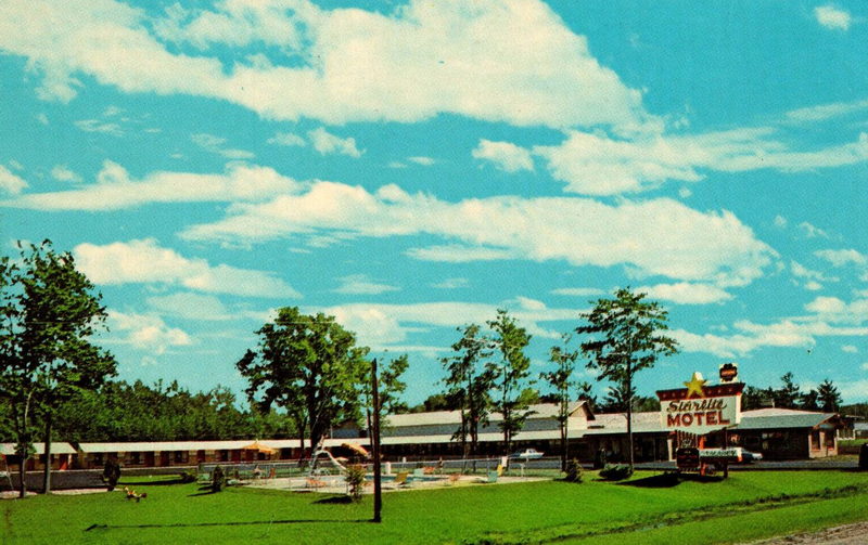 Starlite Motel - Vintage Postcard